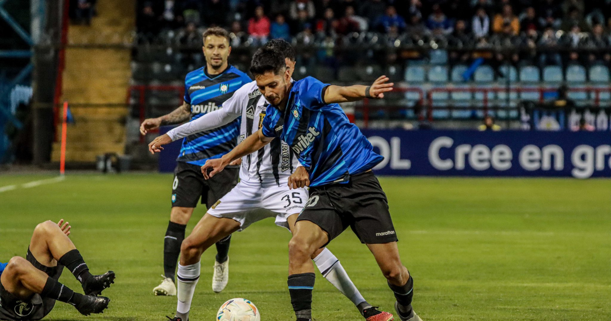 Estudiantes hace cálculos The Strongest recibe a Huachipato por la