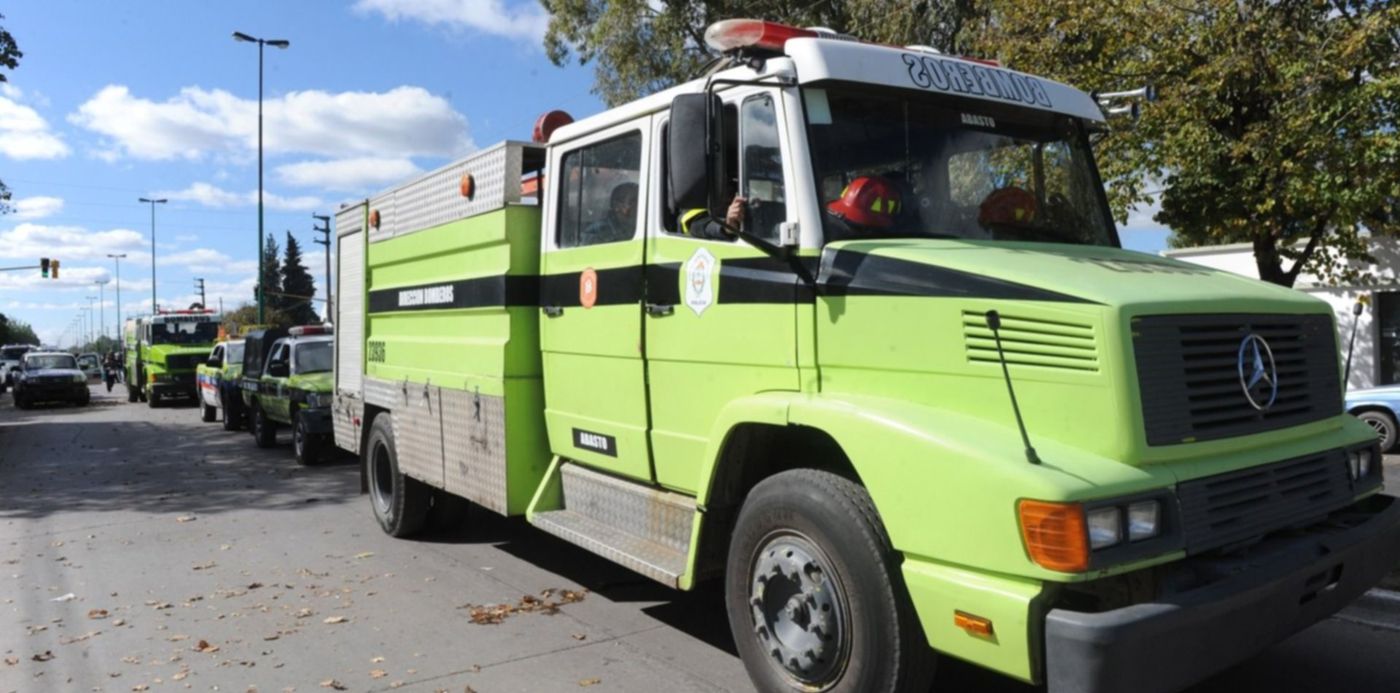 Dormía se levantó a tomar agua prendió la luz y explotó todo por una