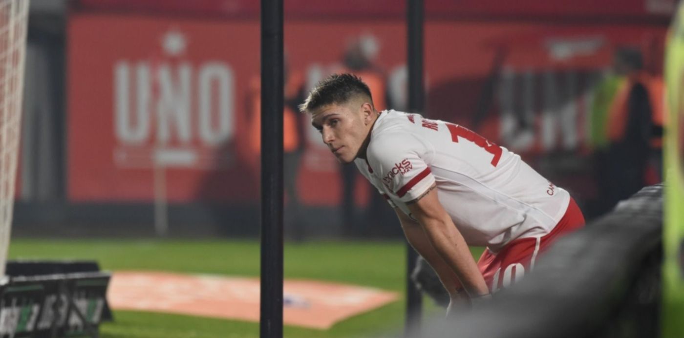 Estudiantes erró un penal sobre el final del partido y terminó