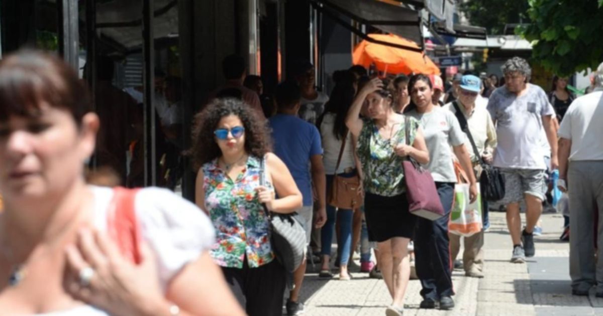 Con máximas por encima de los 30C y poca nubosidad así va a seguir el