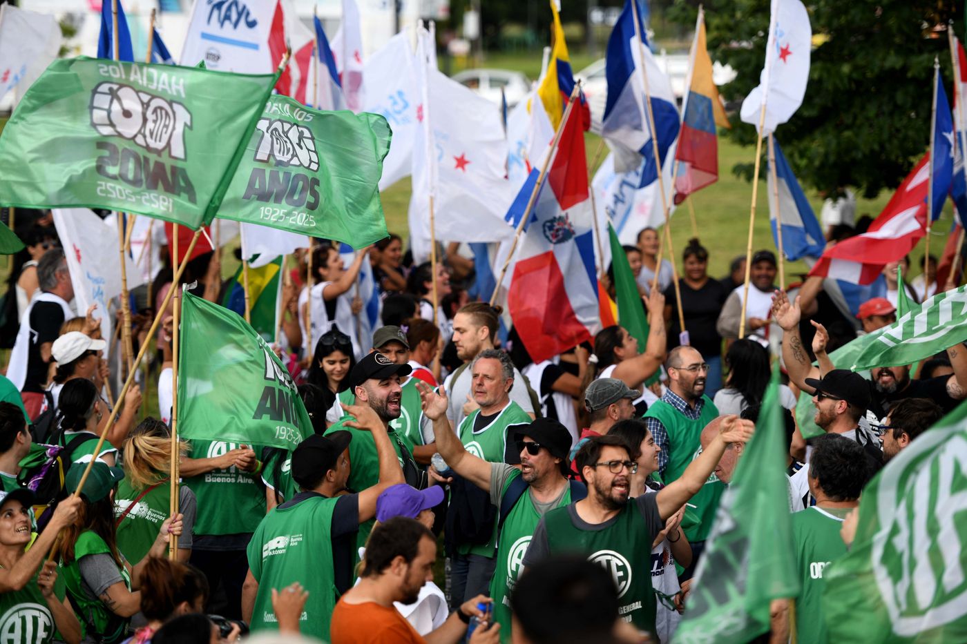 Organizaciones sociales cortaron accesos y rutas de todo el país en