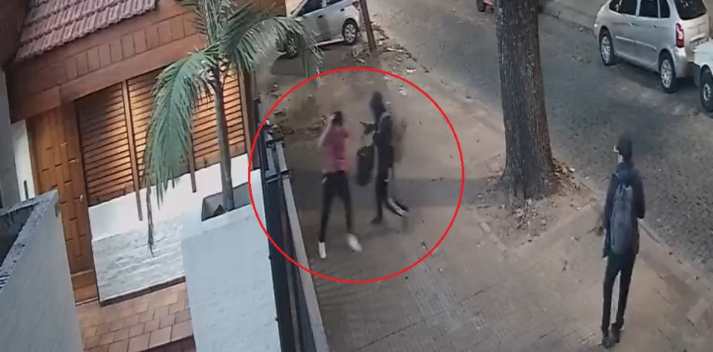 Video Golpes Y Amenazas En La Plata Durante Un Violento Robo De