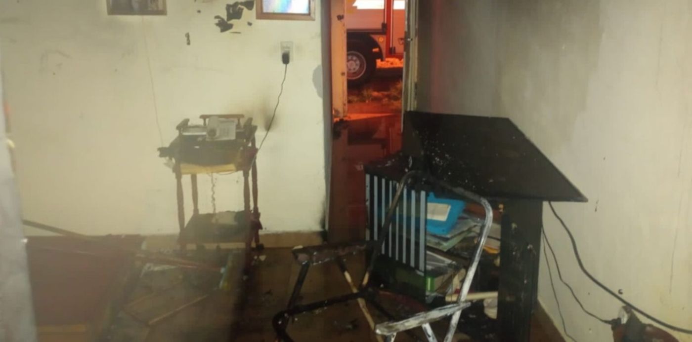 Explotó una garrafa se incendió una casa y un hombre de 92 años lucha