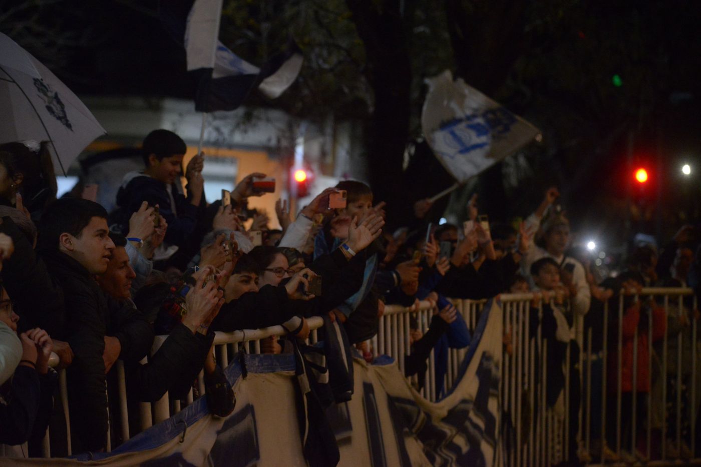 Aliento Y Emoci N En El Banderazo De Los Hinchas De Gimnasia En El