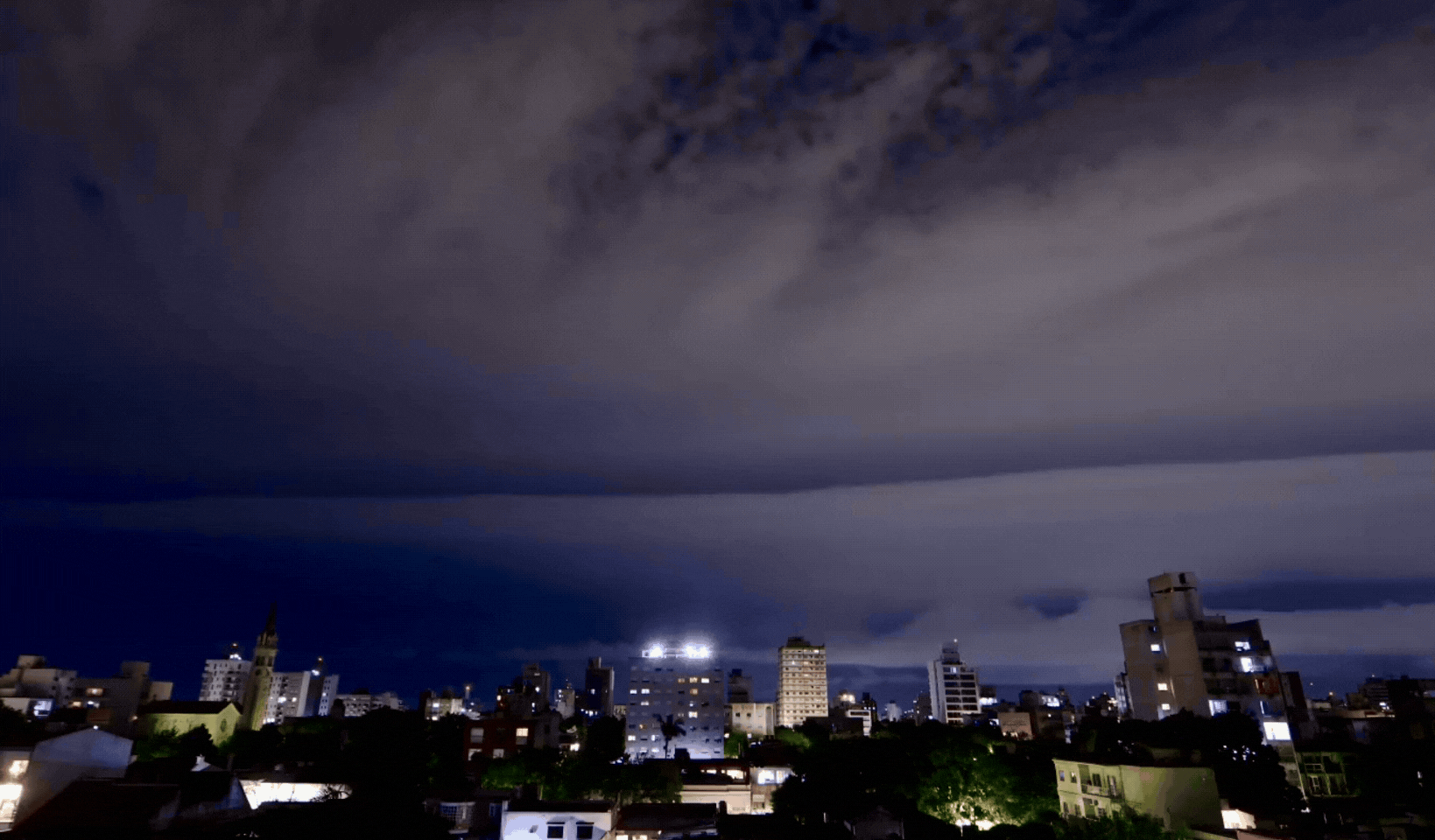 el espectacular timelapse que muestra como arranco el temporal en la region