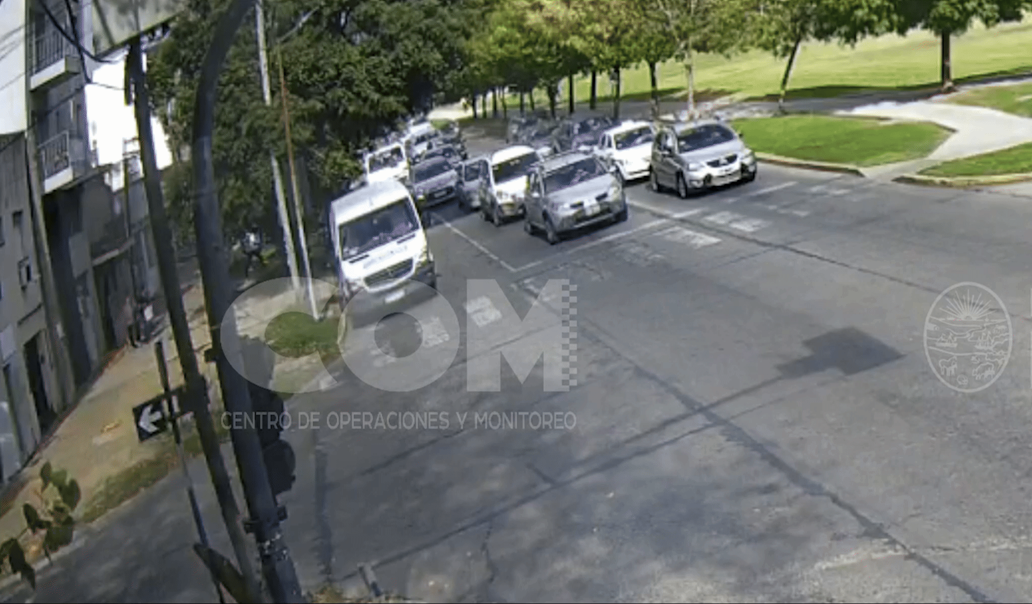 en contramano y por las veredas, asi fue la persecucion que termino con dos robarruedas detenidos