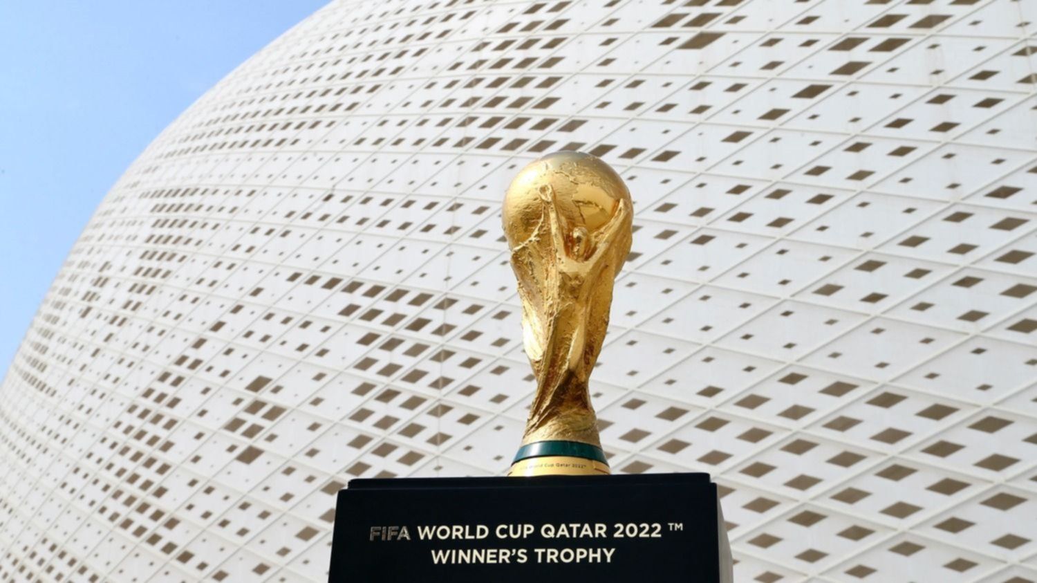 La más deseada: de qué está hecha, cuánto pesa, quién la diseñó y otras  curiosidades históricas de la Copa del Mundo - Infobae