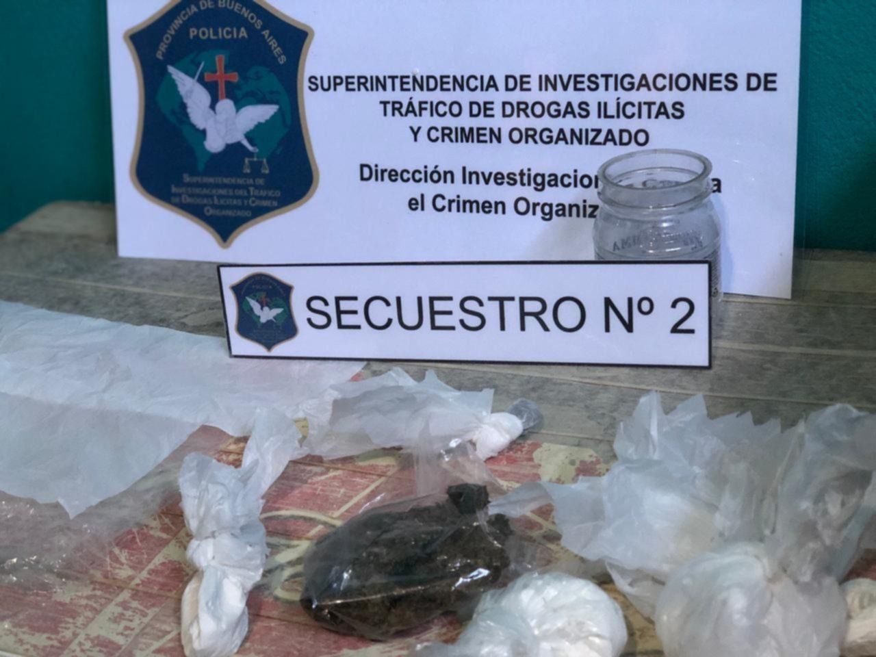 Cayó una banda narco que operaba en la zona roja de La Plata y escondía  cocaína en penes de cotillón