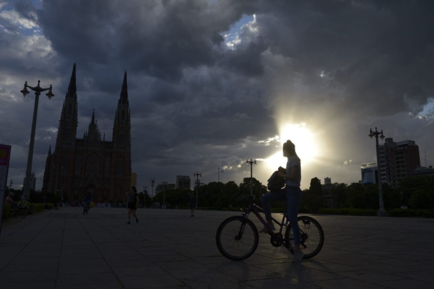 El SMN confirmó el inicio de El Niño: ¿cómo afectará al clima en La Plata?