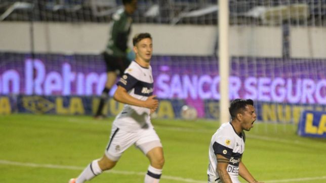 el lobo le gano a newells en el bosque y suena con la clasificacion a cuartos