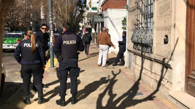 conmocion en pleno centro: hallaron muerta a una mujer en medio de un misterioso incendio