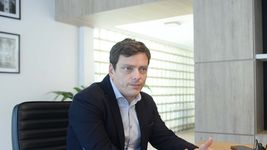 nicoletti cargo contra sus rivales: la campora es un desastre y adorni es un ente