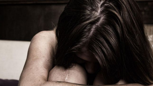 aberrante: internaron a su pareja y aprovecho para abusar de su hijastra de 11 anos