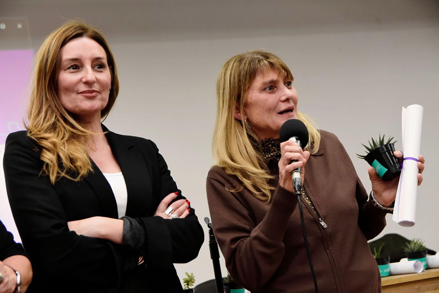 Ana María García Munitis (derecha) es la candidata a directora en el Colegio Nacional