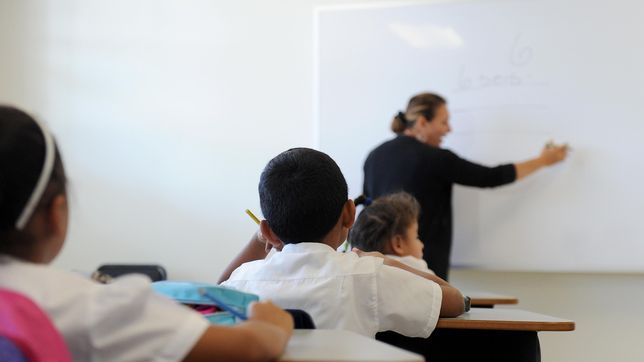 dura postura de los docentes tras las paritarias sin oferta de aumento en la provincia