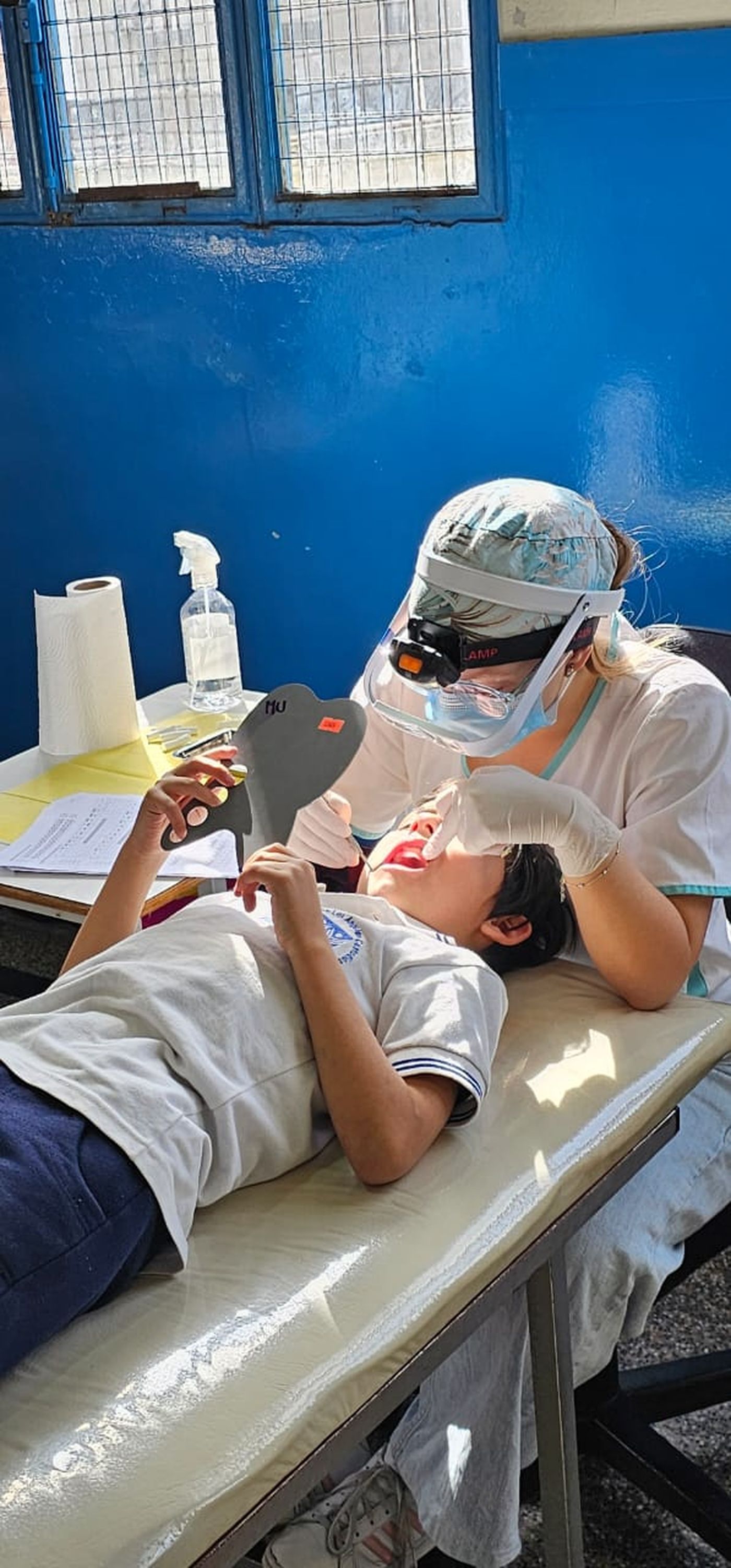 La atención odontológica apunta a mejorar la salud bucodental de niños y adolescentes. La atención odontológica apunta a mejorar la salud bucodental de niños y adolescentes.