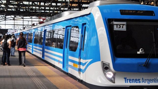 el tren roca funciona con normalidad tras las demoras por una medida de fuerza