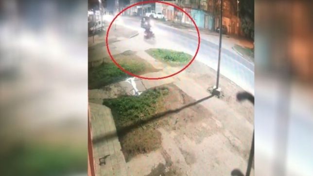 video: asi se origino el tragico choque entre un micro y un auto en la plata
