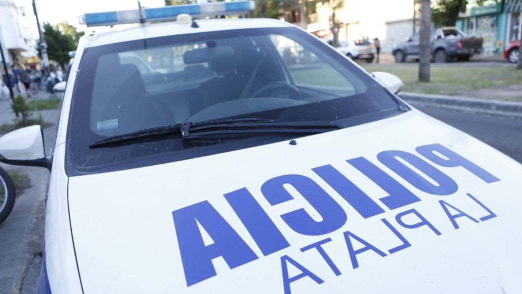 Se metieron a robar en una casa de La Plata y no dejaron ni el sommier