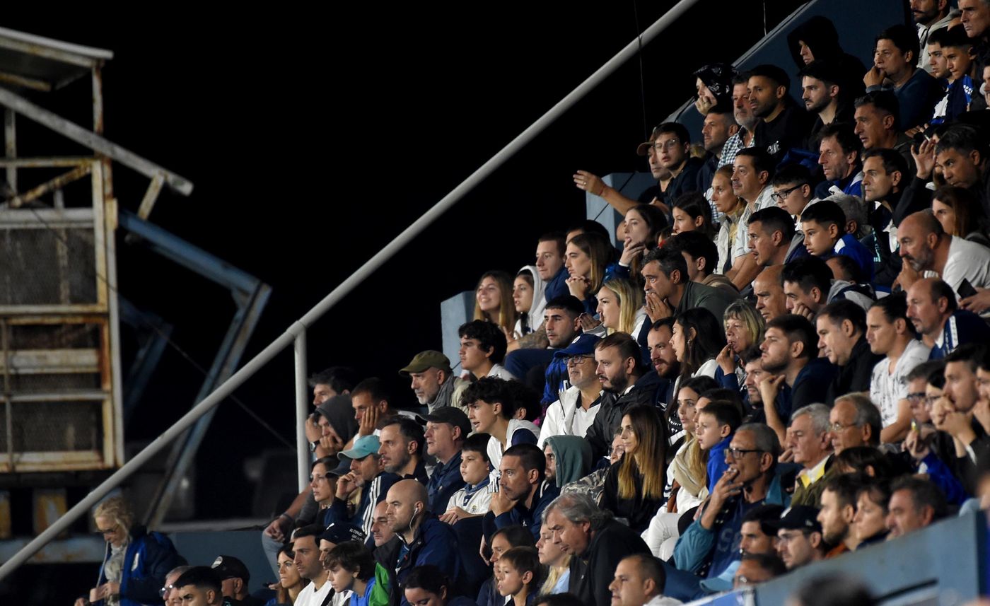 Gimnasia Banfield Hinchada 4.JPG