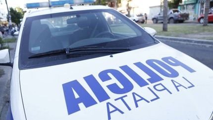 Detuvieron a una mujer que atacó a martillazos a su esposo en Villa Elvira