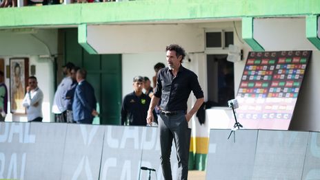 Domínguez explicó por qué no juega Farías en Estudiantes