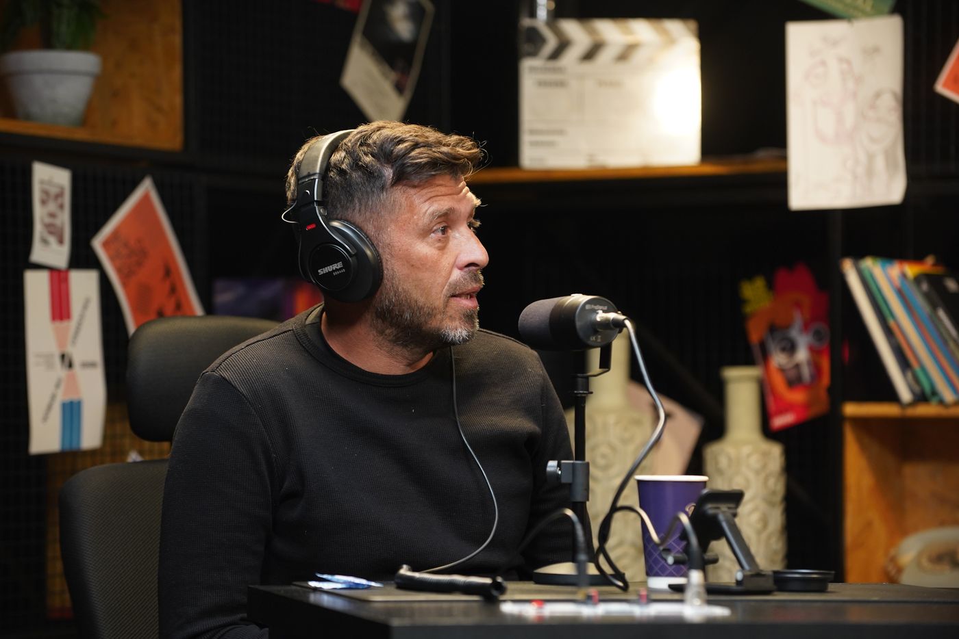 Leandro Benítez, ex jugador de Estudiantes, en el streaming de 0221.com.ar. Leandro Benítez, ex jugador de Estudiantes, en el streaming de 0221.com.ar.