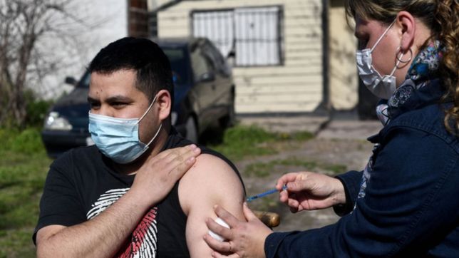 provincia sale a los barrios populares y las zonas rurales a buscar personas sin vacunar