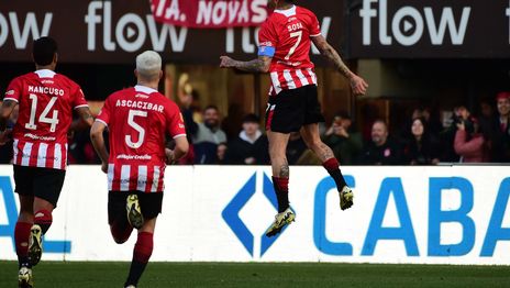 Estudiantes Gimnasia Clasico festejo gol Sosa.JPG