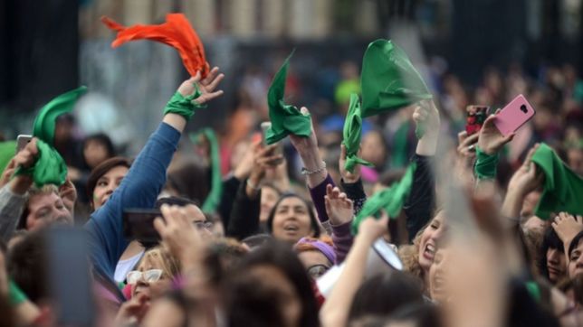 convocan a marchar a plaza moreno en defensa del aborto legal