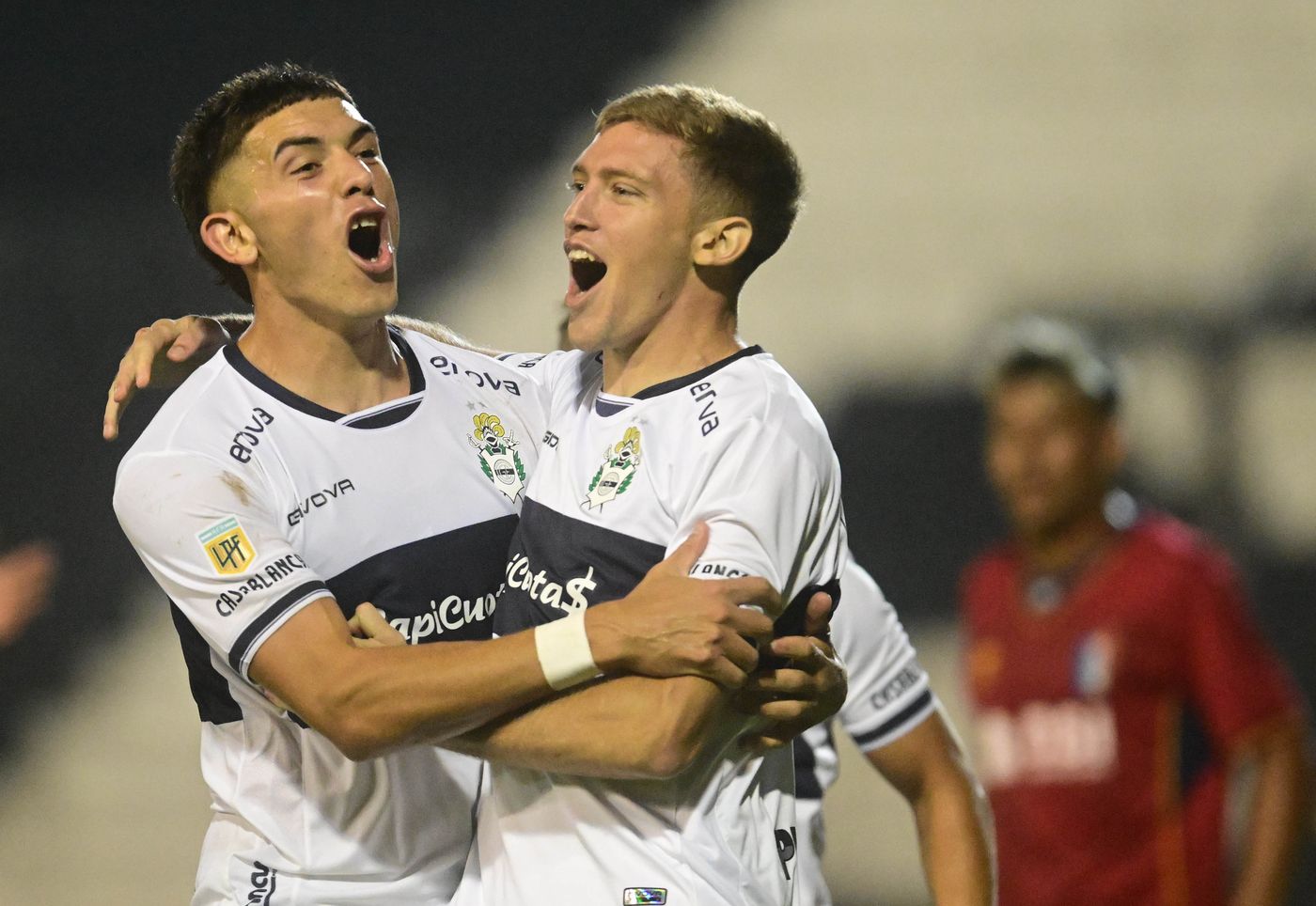 GImnasia Deportivo Español festejo Castillo gol.JPG