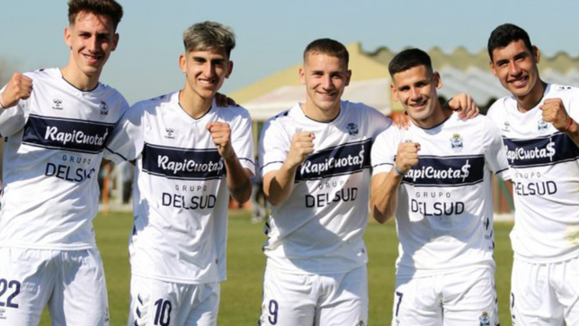 lanus poso los ojos en el chelo torres, recibio la negativa de gimnasia y avanzo por otro extripero