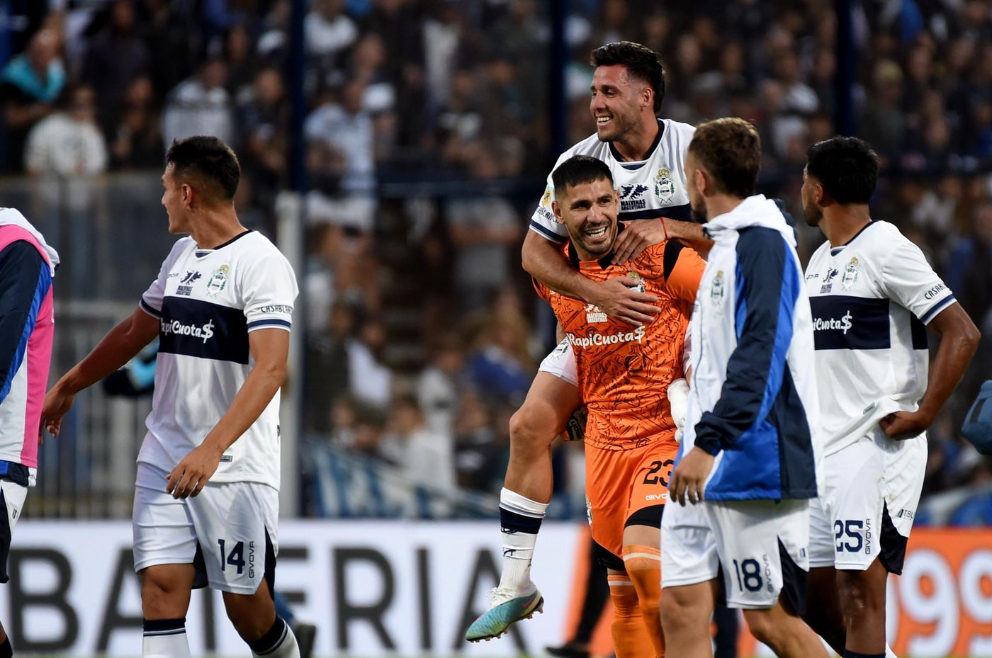 Gimnasia Riestra Festejo final.jpg