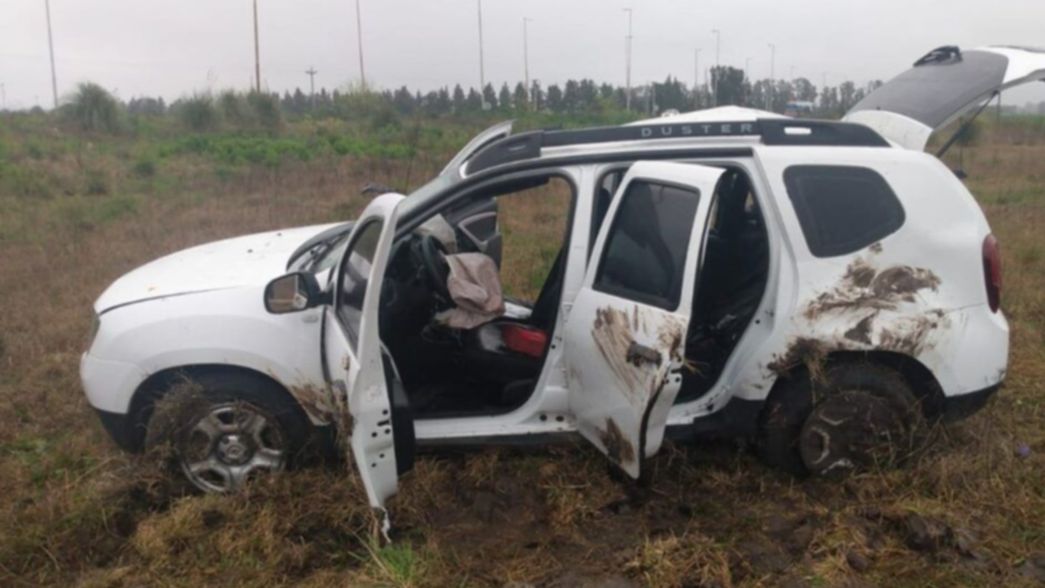 Accidente fatal: despistó con la camioneta, chocó contra la columna de alumbrado y murió