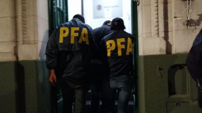 el escandalo de los gorra leaks llego a la plata y hubo un detenido