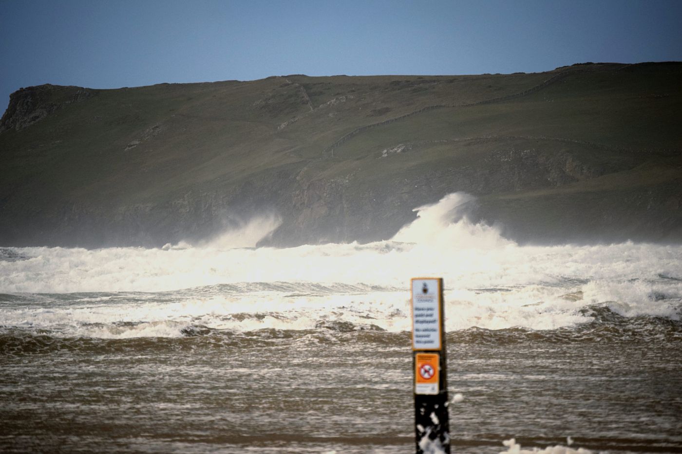 vista-panoramica-del-mar-contra-el-cielo-despejado-scaled