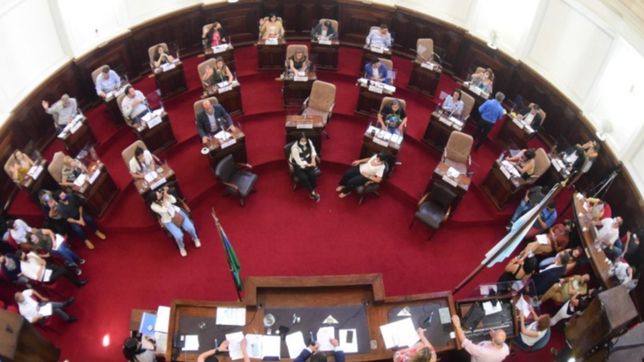 sin acuerdo y sin sesion, el frente de todos sigue pidiendo la interpelacion