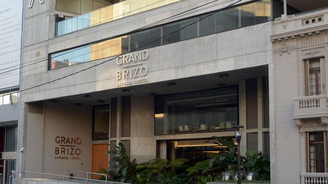 un joven enardecido destrozo una habitacion del hotel grand brizo