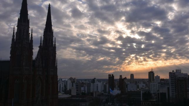video: asi se vio el eclipse completo desde el cielo de la plata