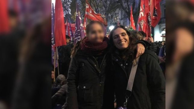 la policia detuvo a una militante de ninez por defender a cuatro nenes de la calle