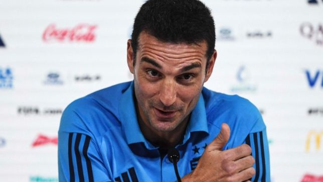 el inesperado gesto de lionel scaloni antes de subir a un avion que se volvio viral