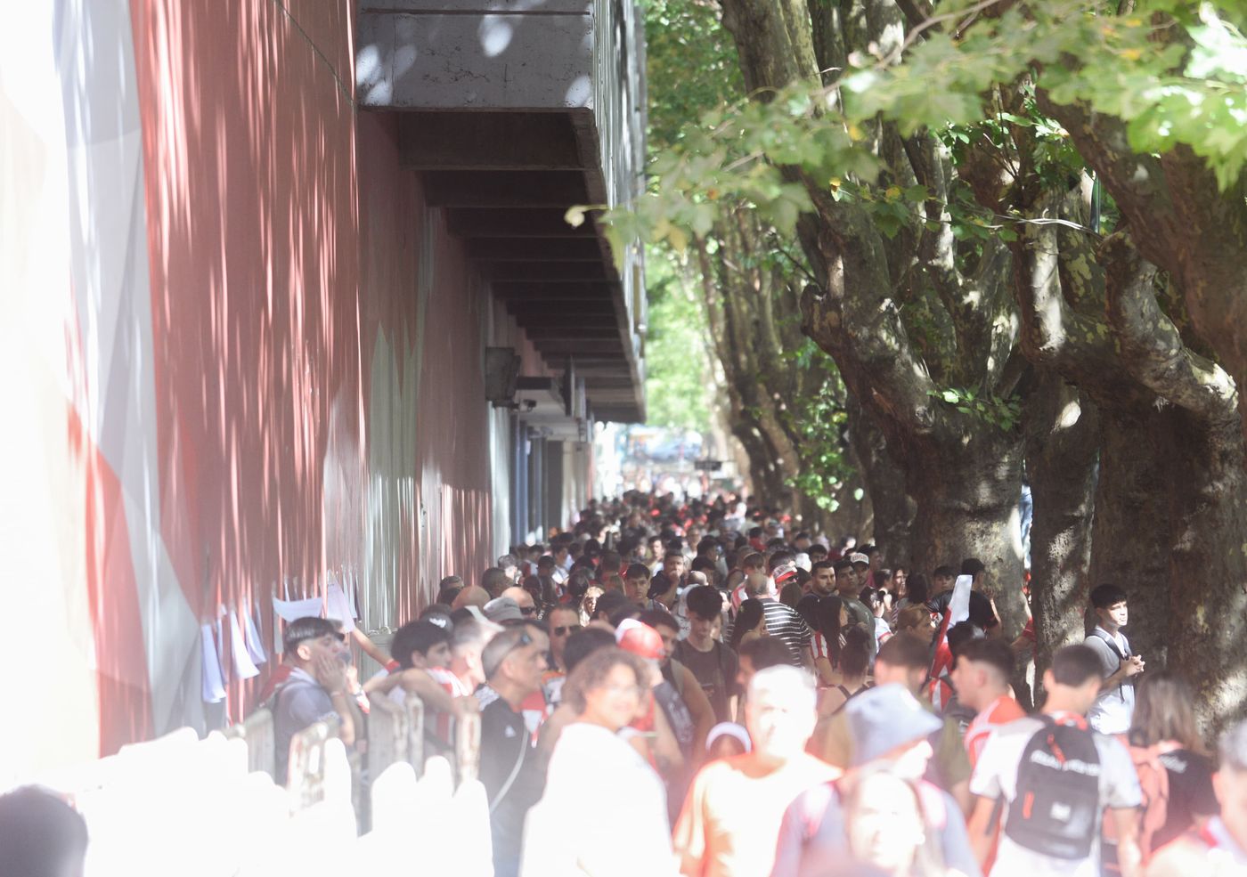 Los micros de Estudiantes saldrán este viernes desde el Estadio UNO.