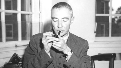 El día en que Oppenheimer, inventor de la bomba atómica, visitó la UNLP hace 62 años
