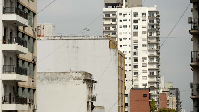 exigen informes detallados por el estado de balcones de casas y edificios