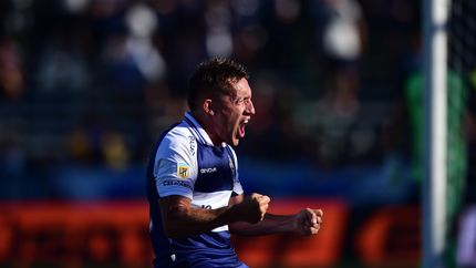 Con diez, Gimnasia lo aguantó en el Bosque y estiró la buena racha con el Traductor a la cabeza