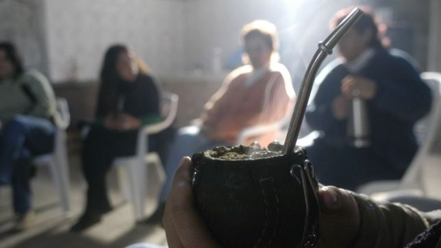 el viral que invita a frenar el pais y tomar mate para cambiar ?en serio?