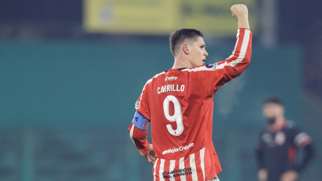 Carrillo volvió a marcar en el Pincha y terminó protagonizando una escena inesperada