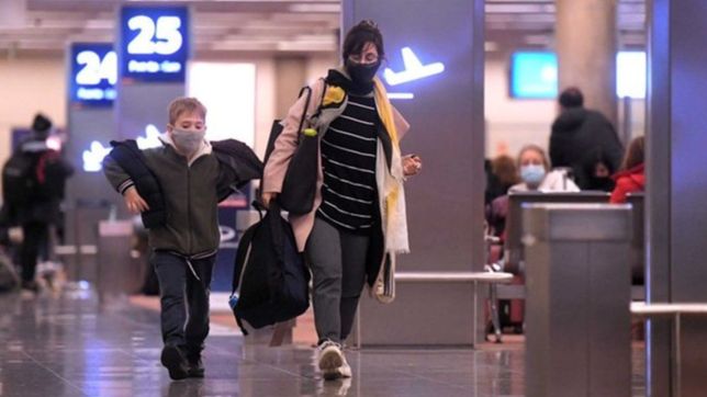 restricciones, pcr y mas: lo que hay que saber para viajar estas vacaciones de invierno