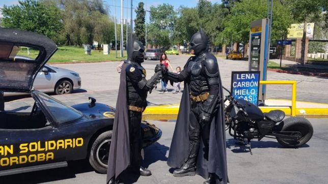 de la plata a cordoba, furor por el batman solidario: quiero seguir sus pasos