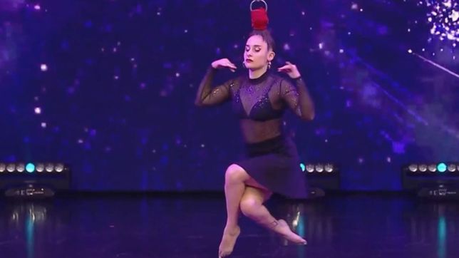 video: una platense hace acrobacia colgada de los pelos e impacto al jurado de got talent